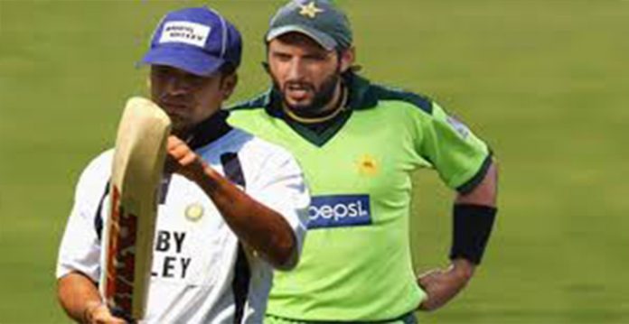 Sachin ke Bat se Afridi nay World Record banaya: Azhar