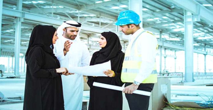 UAE mein aaj se mardoun aur aurton ke liye masawi tankhwahon ka qanoon nafiz kardiya gaya hai. ek naya qanoon jo khangi shobay mein mardon aur