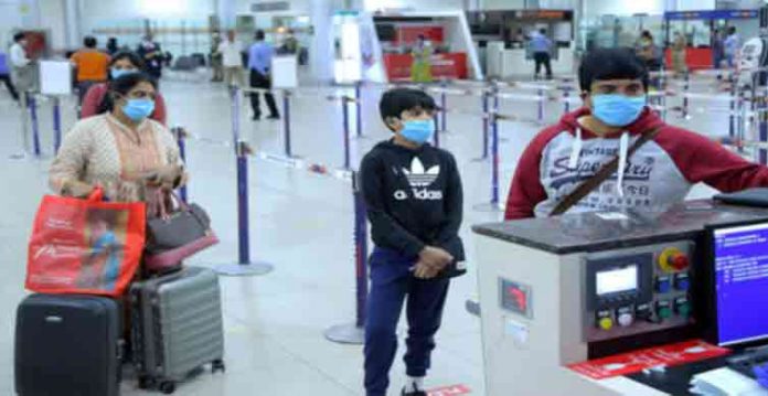 Hyderabad Airport par bain ul aqwami musafireen ke liye. Boarding