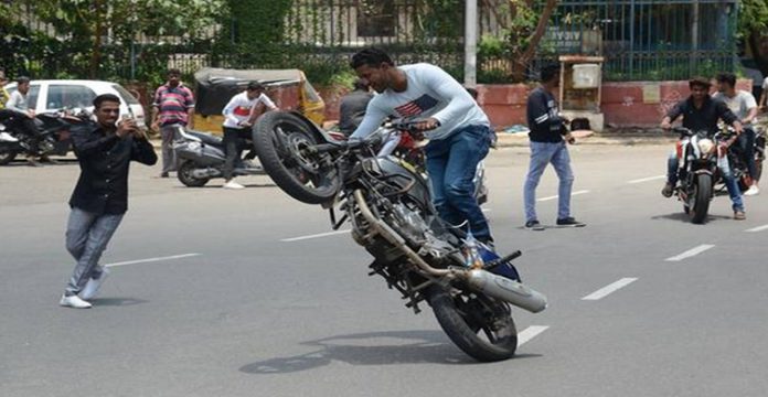 Khatarnaak driving karne walon ki ab khair nahi