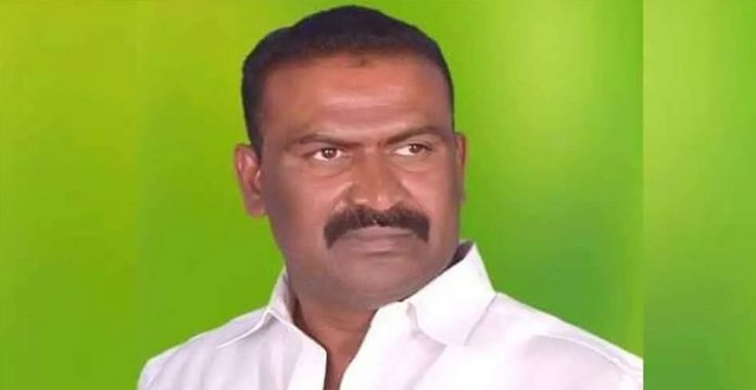 Telugu Desam leader swami ka din dahadhe qatal