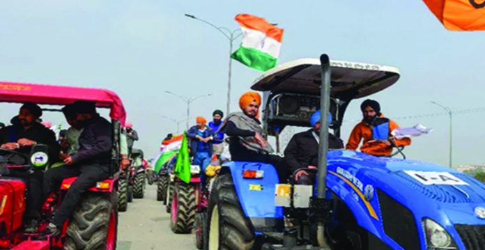 Mutanazia qawaneen, hukoomat ke khilaaf kisanoun ka Delhi mein tractor march